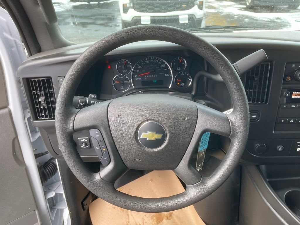 2025 Chevrolet Express Cargo Work Van - Photo 12