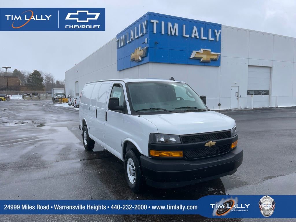 2025 Chevrolet Express 2500 Work Van HD's photo