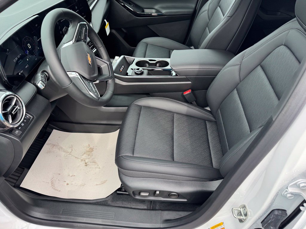 2027 Chevrolet Equinox LT - Photo 11