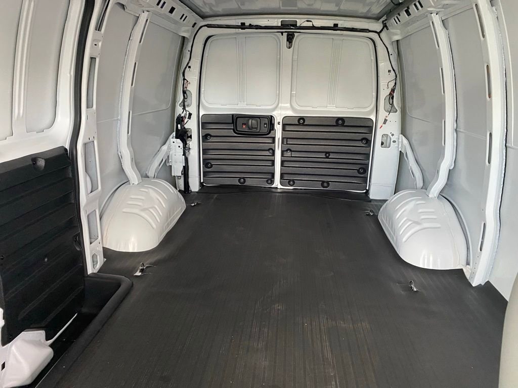 2025 Chevrolet Express Cargo Work Van - Photo 19