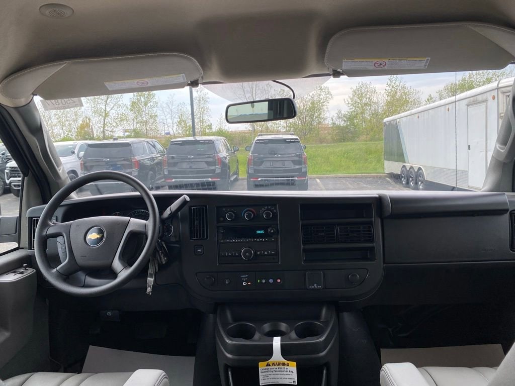 2025 Chevrolet Express Cargo Work Van - Photo 18