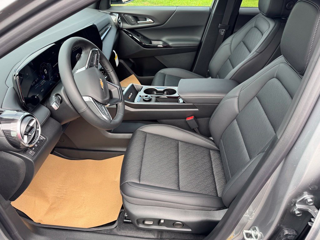 2027 Chevrolet Equinox LT - Photo 11