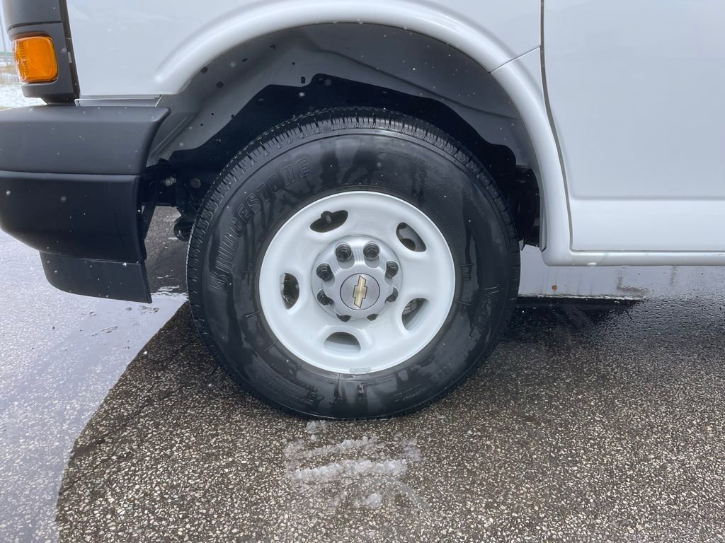 2025 Chevrolet Express Cargo Work Van - Photo 23