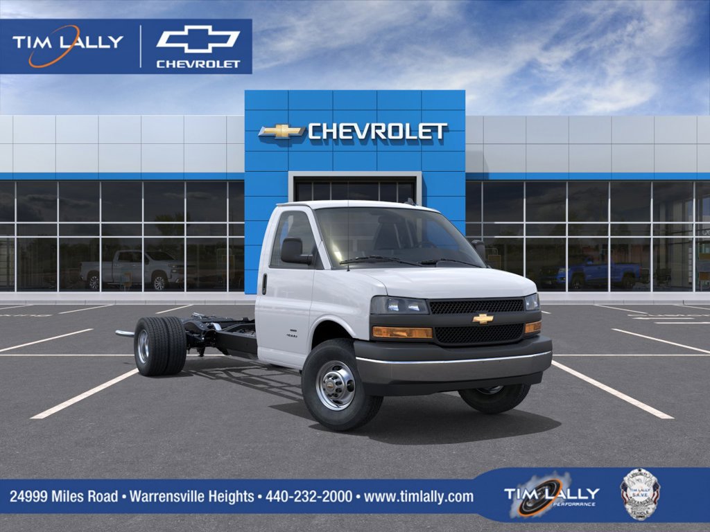 2026 Chevrolet Express Cutaway Base