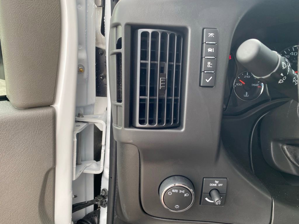 2025 Chevrolet Express Cargo Work Van - Photo 11