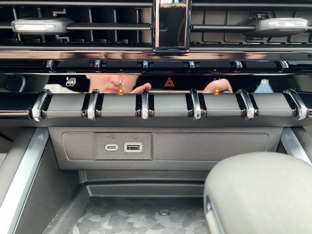 2025 Chevrolet Colorado Z71 - Photo 17