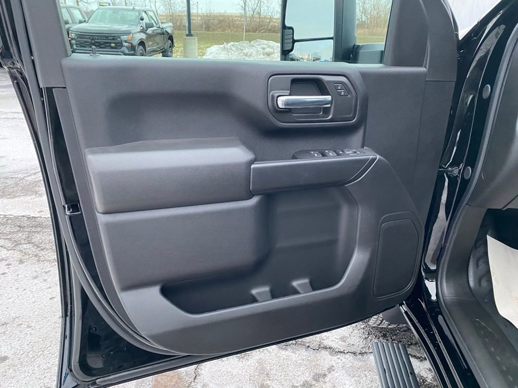 2025 Chevrolet Silverado 3500 HD Work Truck - Photo 9