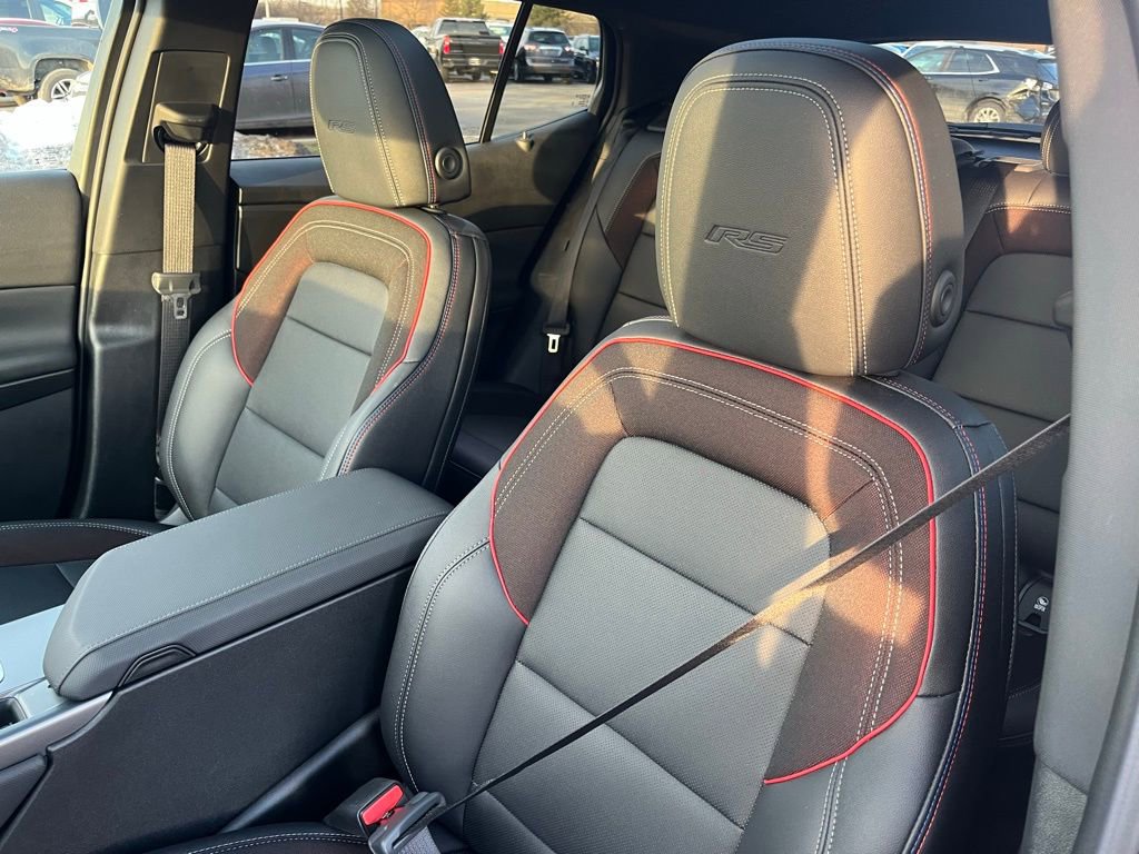 2025 Chevrolet Equinox EV RS - Photo 11