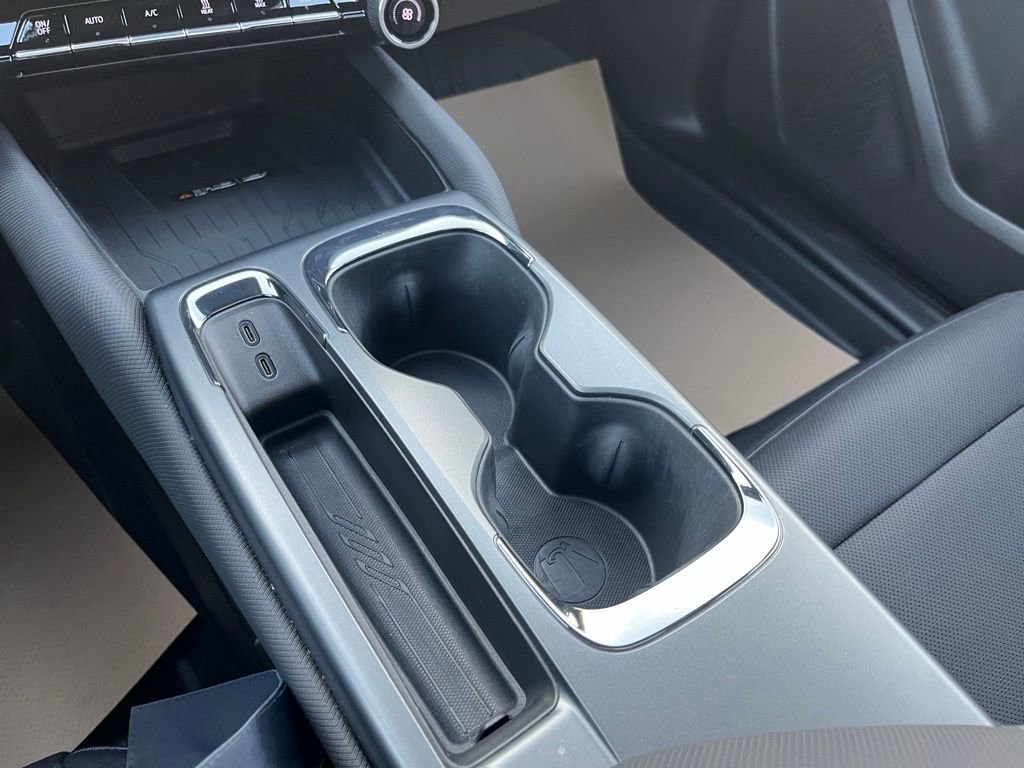 2025 Chevrolet Equinox EV RS - Photo 18