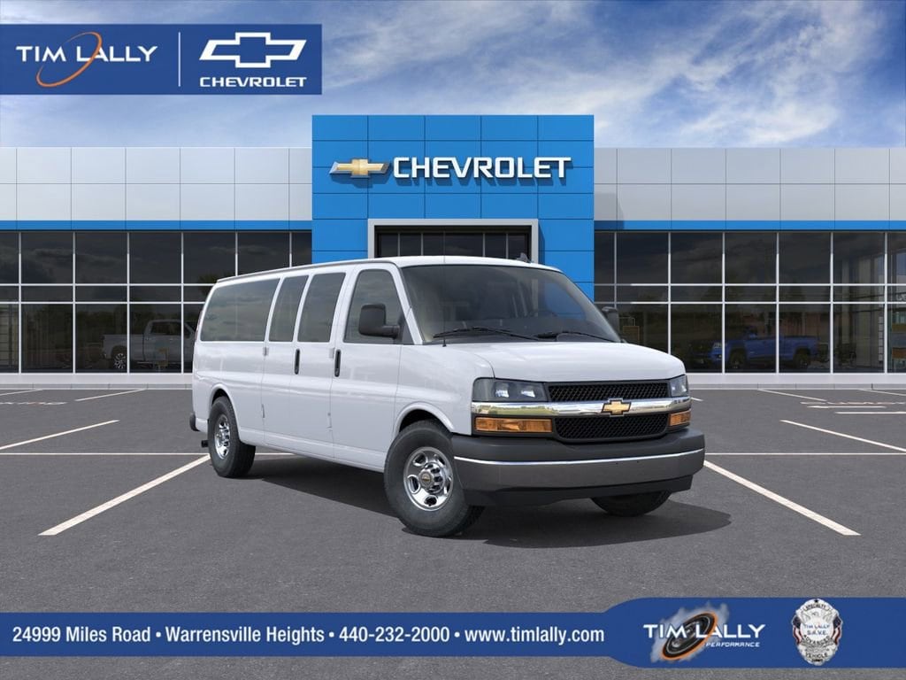 2025 Chevrolet Express 3500 LS Extended's photo