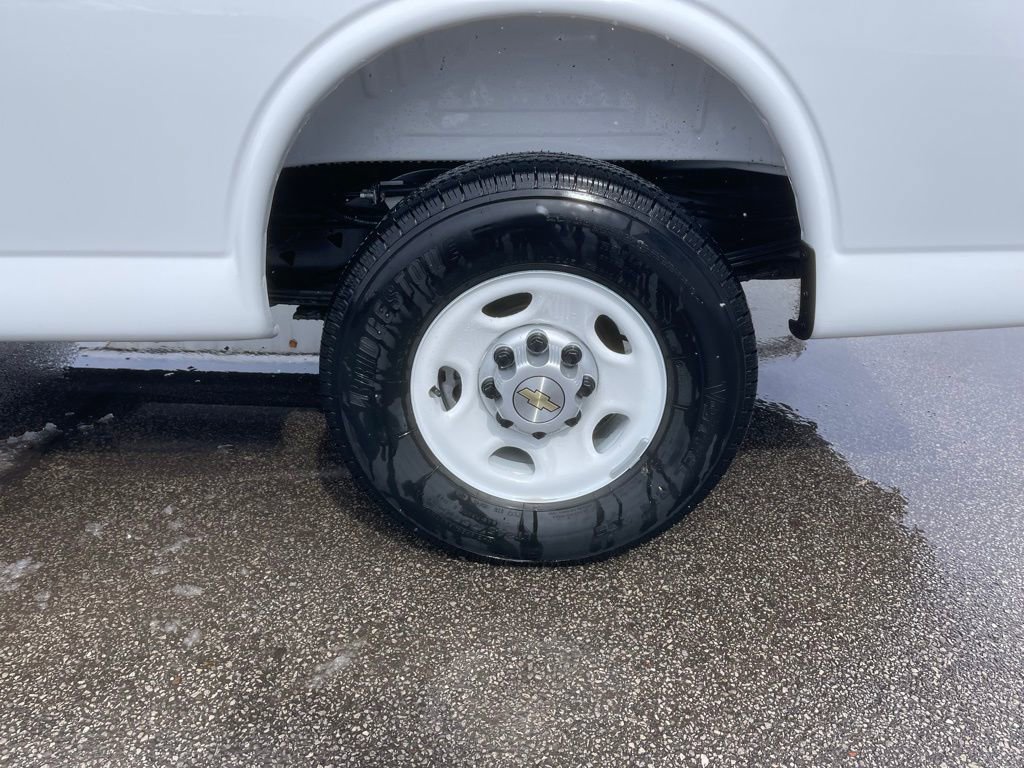 2025 Chevrolet Express Cargo Work Van - Photo 21