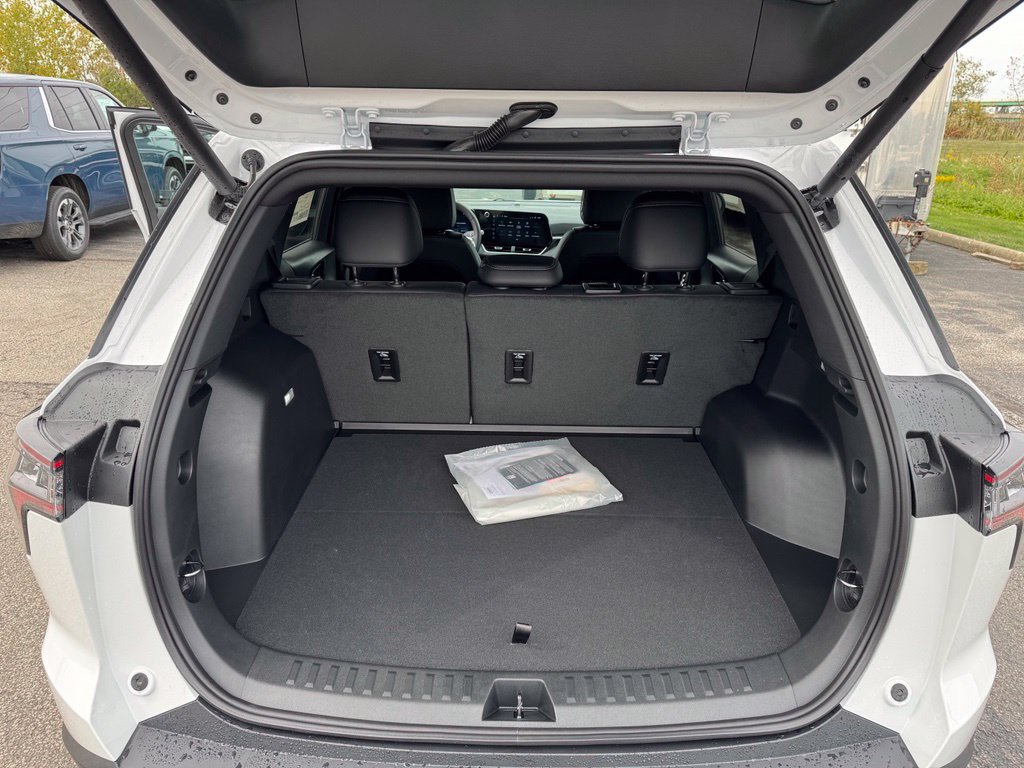 2027 Chevrolet Equinox LT - Photo 25