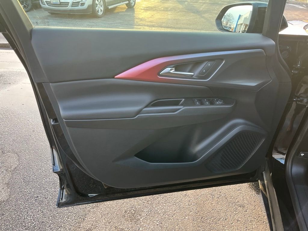 2025 Chevrolet Equinox EV RS - Photo 9