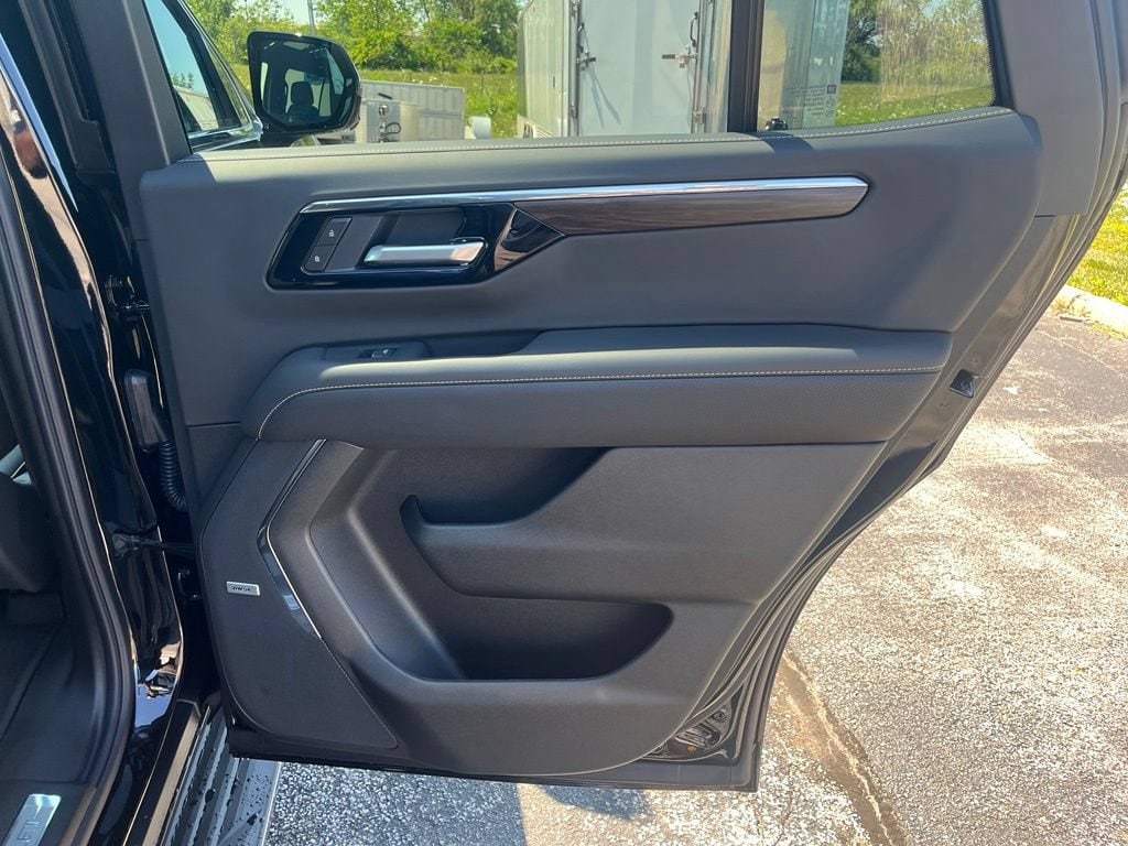 2026 Chevrolet Tahoe Premier - Photo 29