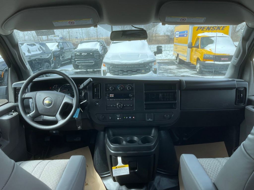 2025 Chevrolet Express Cargo Work Van - Photo 17