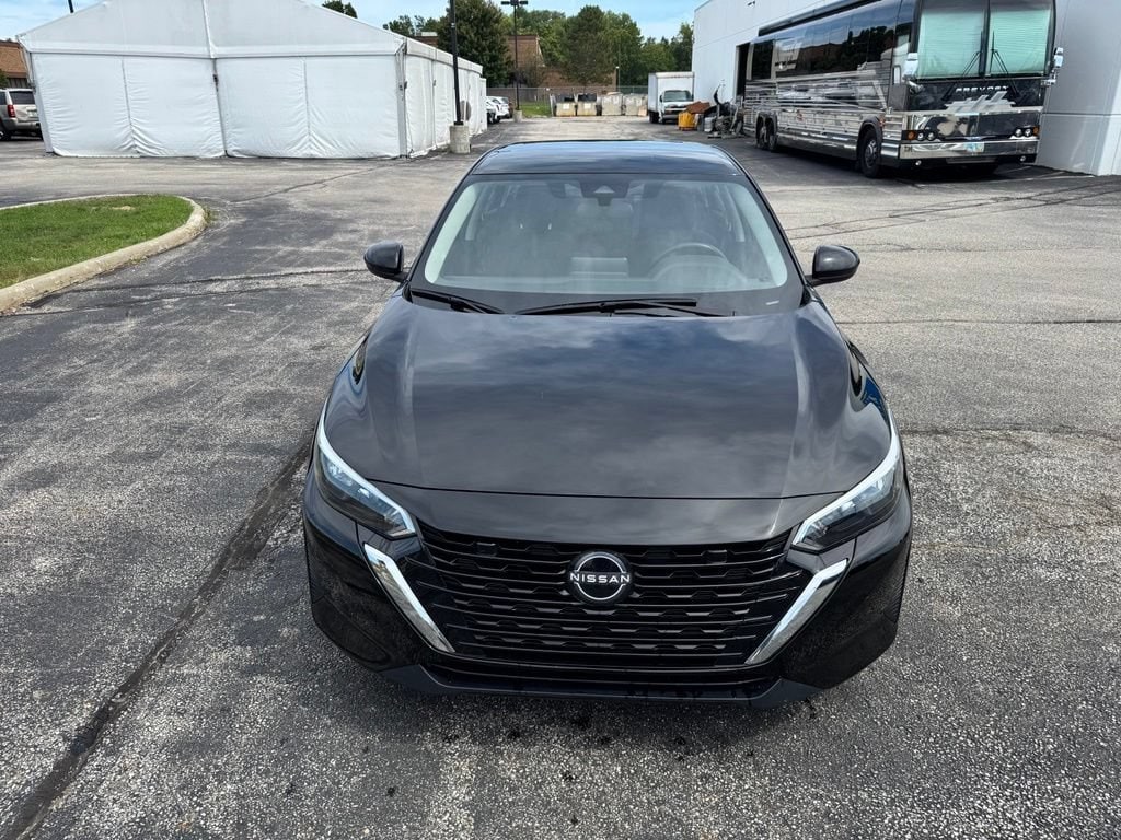 Used 2025 Nissan Sentra SV with VIN 3N1AB8CV0SY272421 for sale in Warrensville Heights, OH