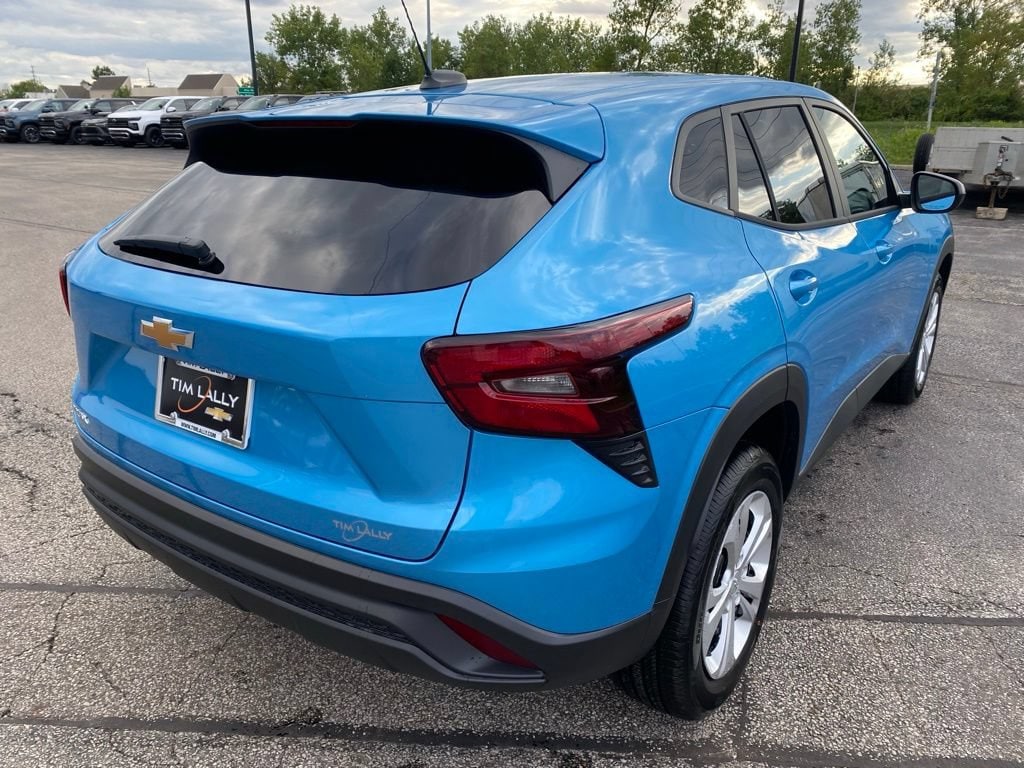 2026 Chevrolet Trax LS - Photo 7