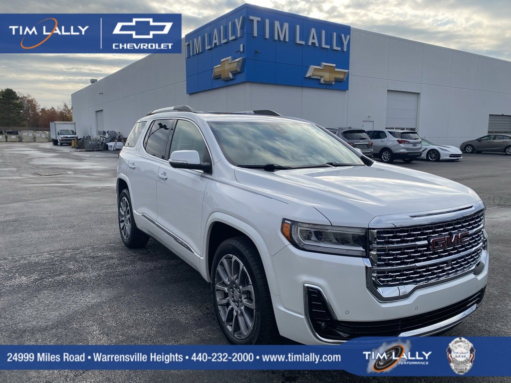 2023 GMC Acadia Denali's photo