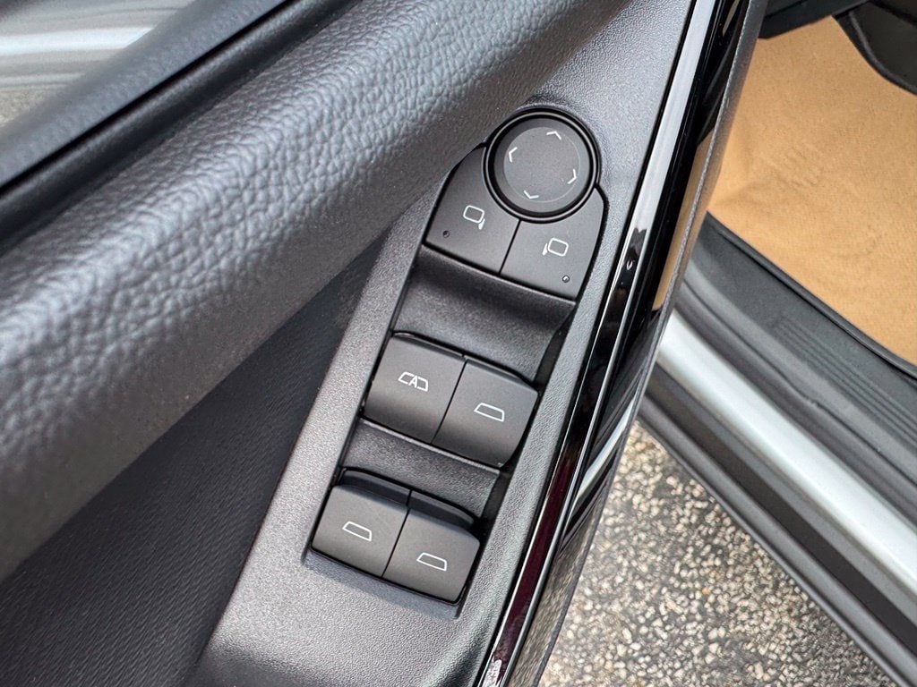 2027 Chevrolet Equinox LT - Photo 10