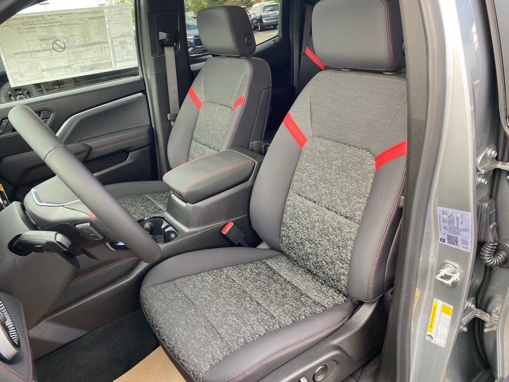 2025 Chevrolet Colorado Z71 - Photo 10