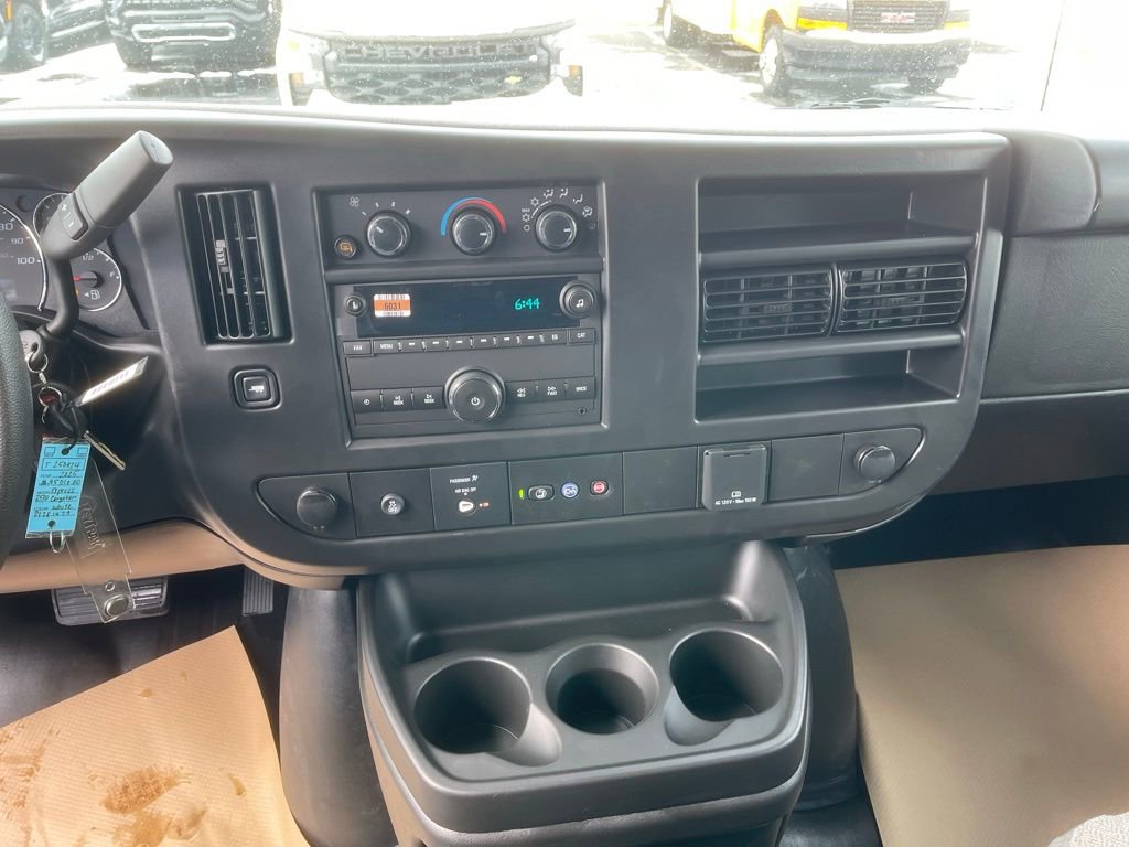 2025 Chevrolet Express Cargo Work Van - Photo 14