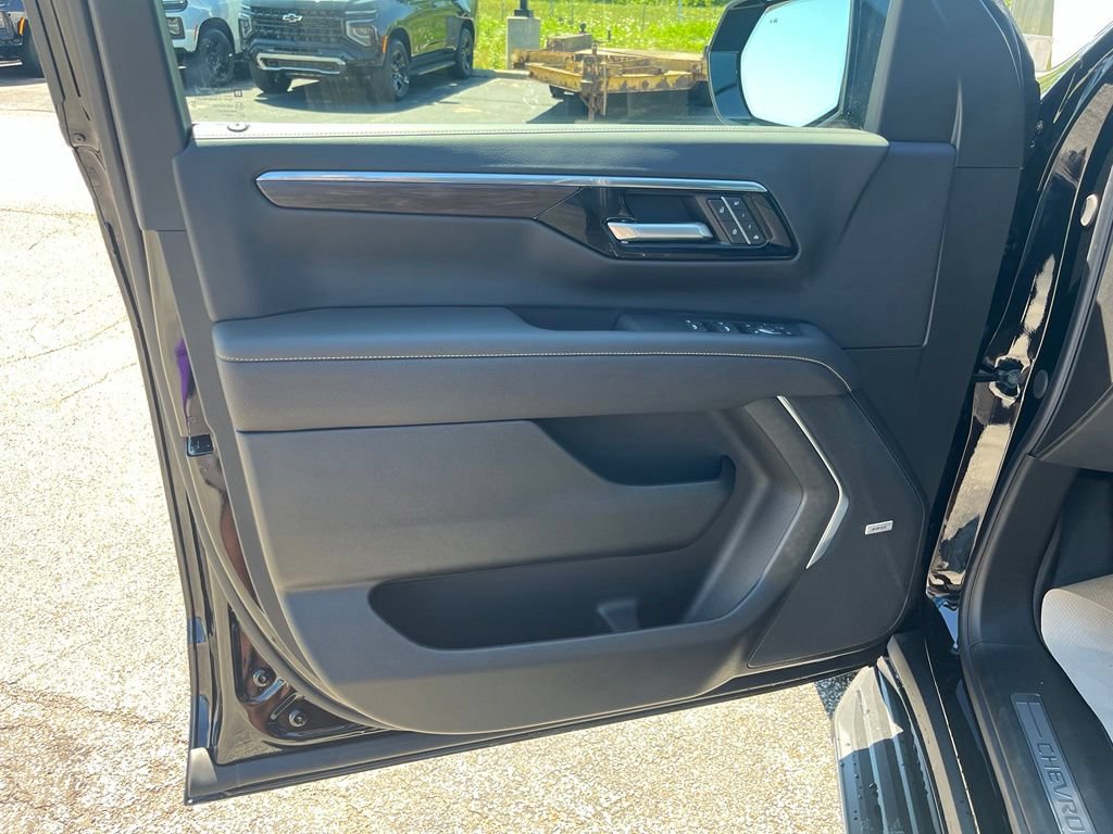 2026 Chevrolet Tahoe Premier - Photo 9