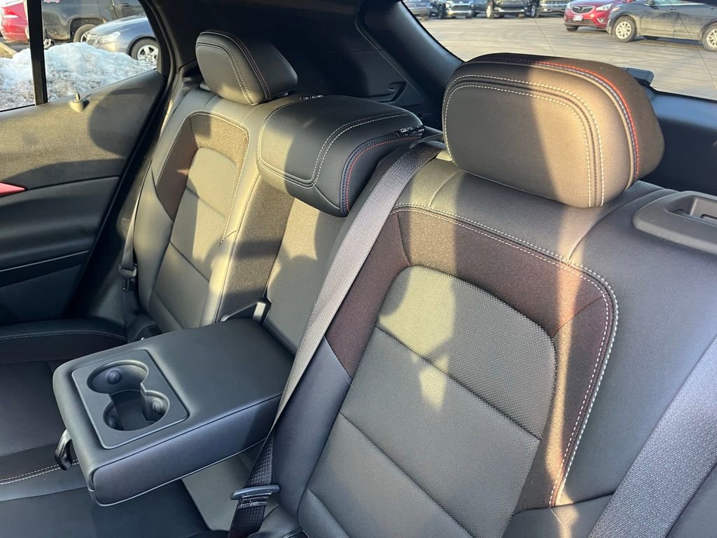 2025 Chevrolet Equinox EV RS - Photo 25