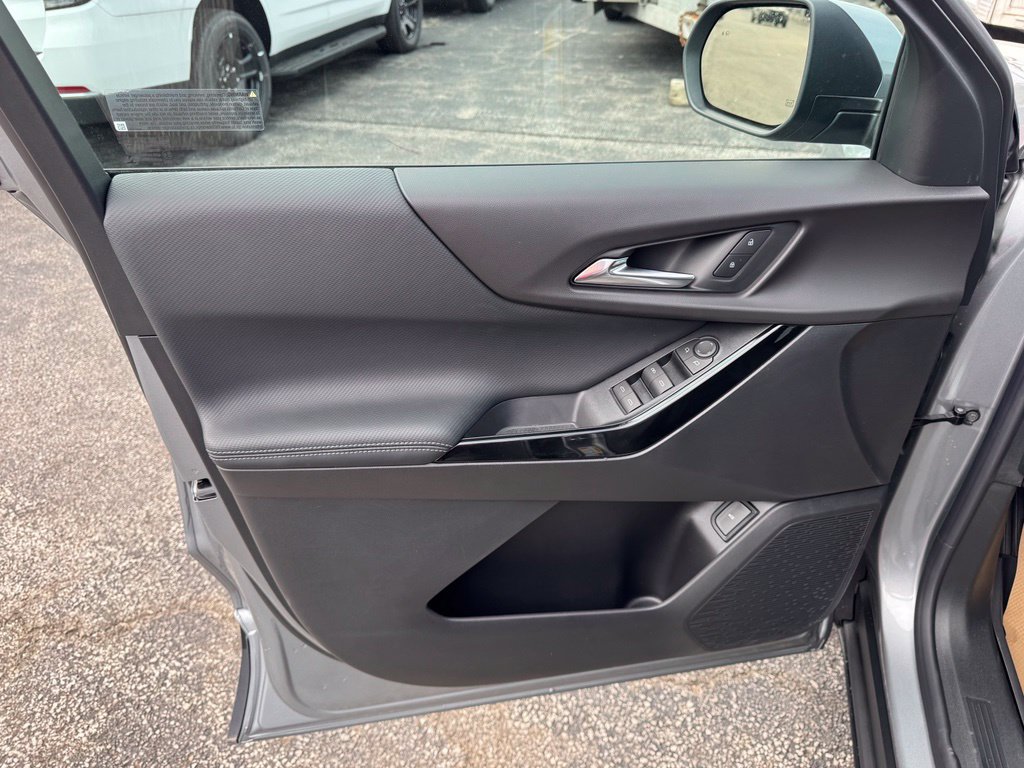 2027 Chevrolet Equinox LT - Photo 9