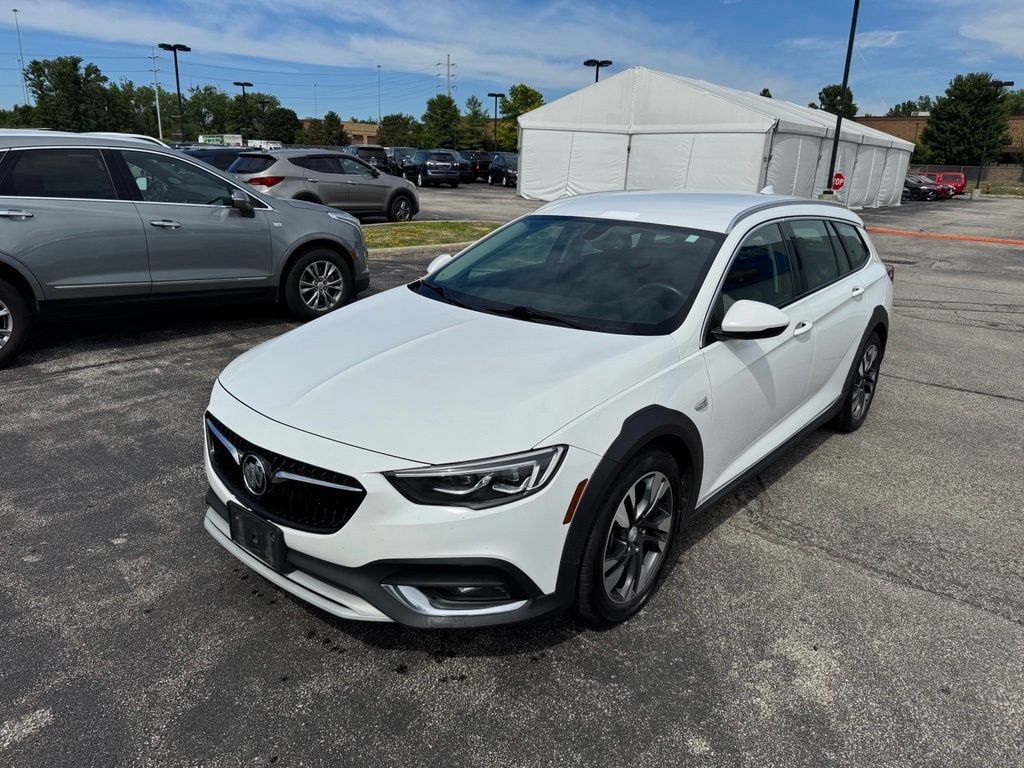 Used 2018 Buick Regal Tourx Essence Crossover
