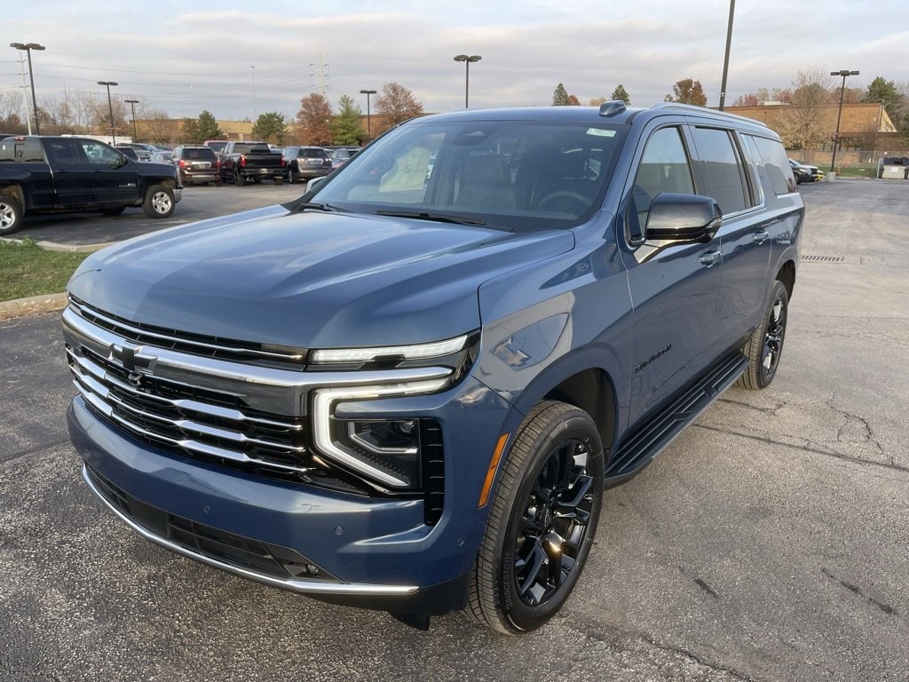 New 2026 Chevrolet Suburban LT SUV
