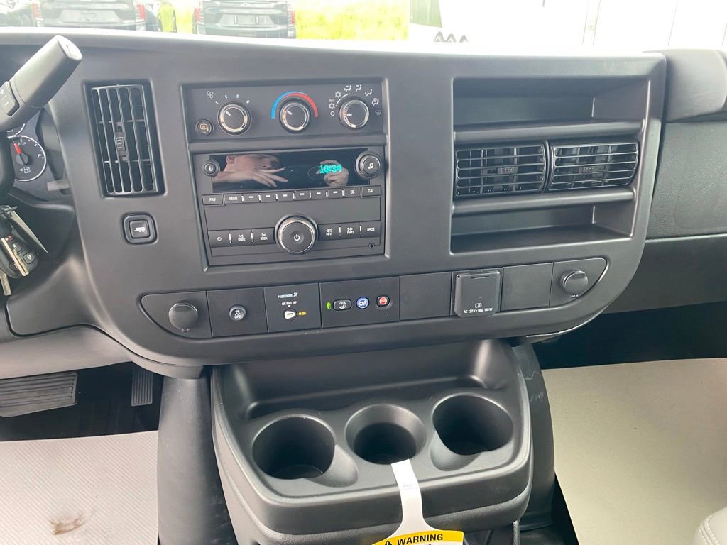 2025 Chevrolet Express Cargo Work Van - Photo 14