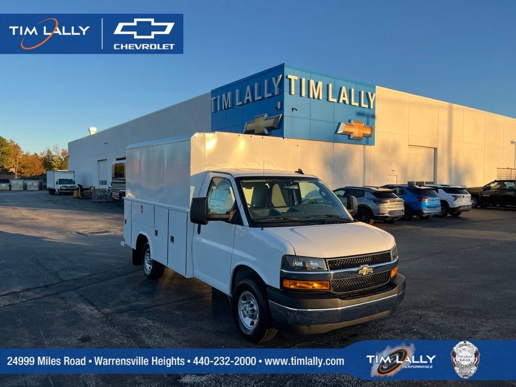 2025 Chevrolet Express Cutaway