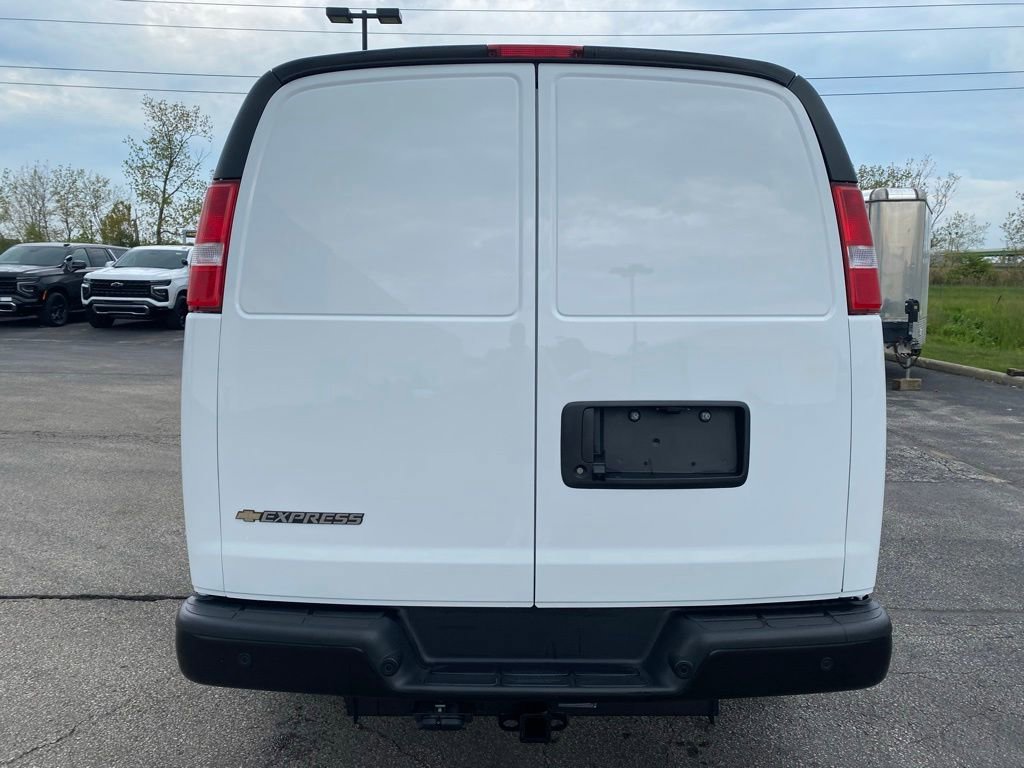 2025 Chevrolet Express Cargo Work Van - Photo 6