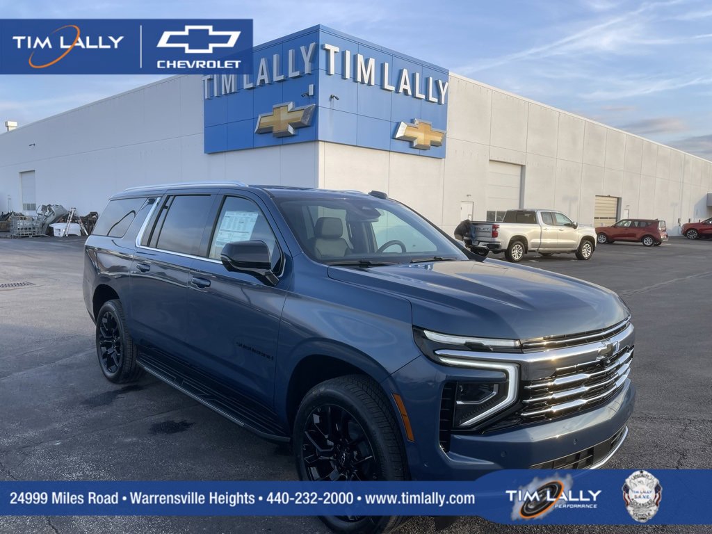 2026 Chevrolet Suburban LT's photo