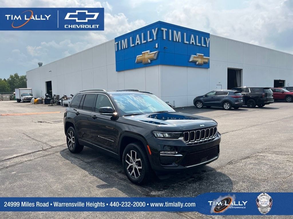Used 2024 Jeep Grand Cherokee Limited 4x4 SUV