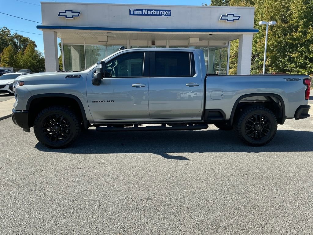 2025 Chevrolet Silverado 2500HD LT Trail Boss photo 2