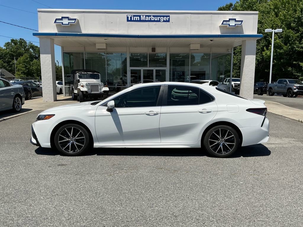 Used 2021 Toyota Camry SE with VIN 4T1G11AK3MU489599 for sale in Kannapolis, NC