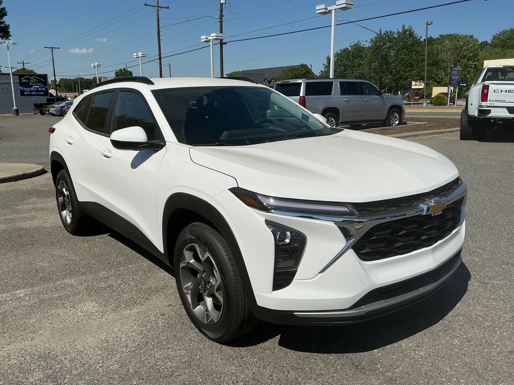 2026 Chevrolet Trax LT - Photo 7