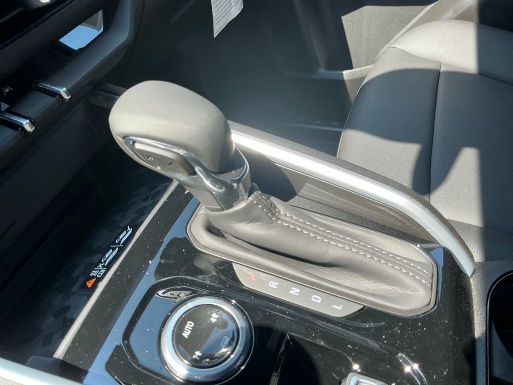 2026 Chevrolet Colorado LT - Photo 24