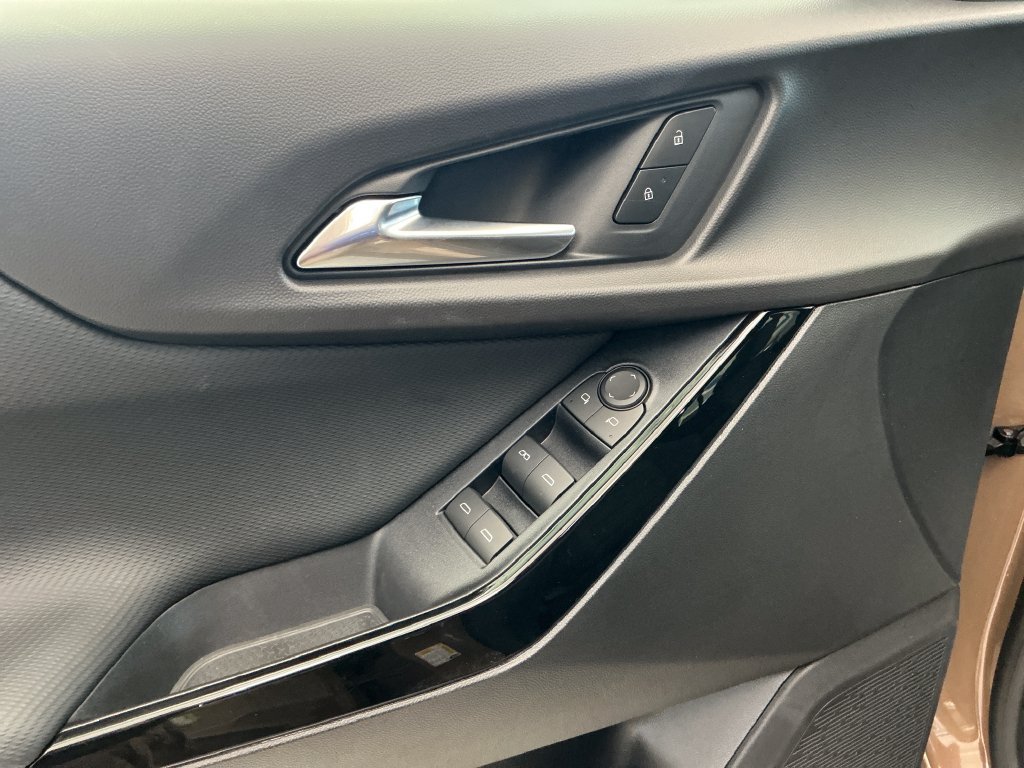 2027 Chevrolet Equinox LT - Photo 11