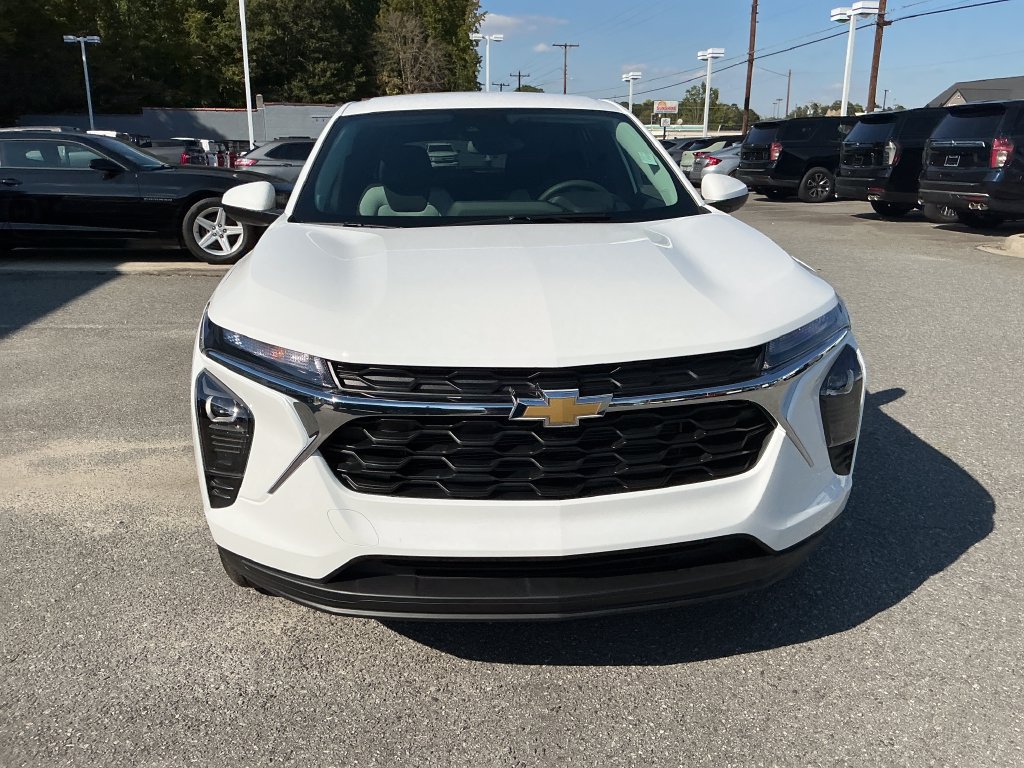 2026 Chevrolet Trax LS - Photo 8