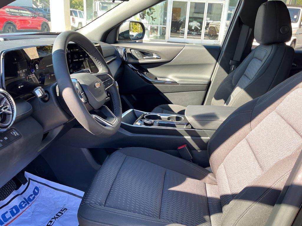 2027 Chevrolet Equinox LT - Photo 9