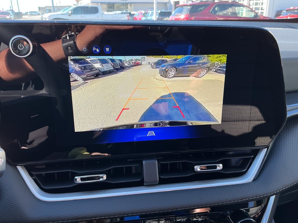 2027 Chevrolet Equinox LT - Photo 20