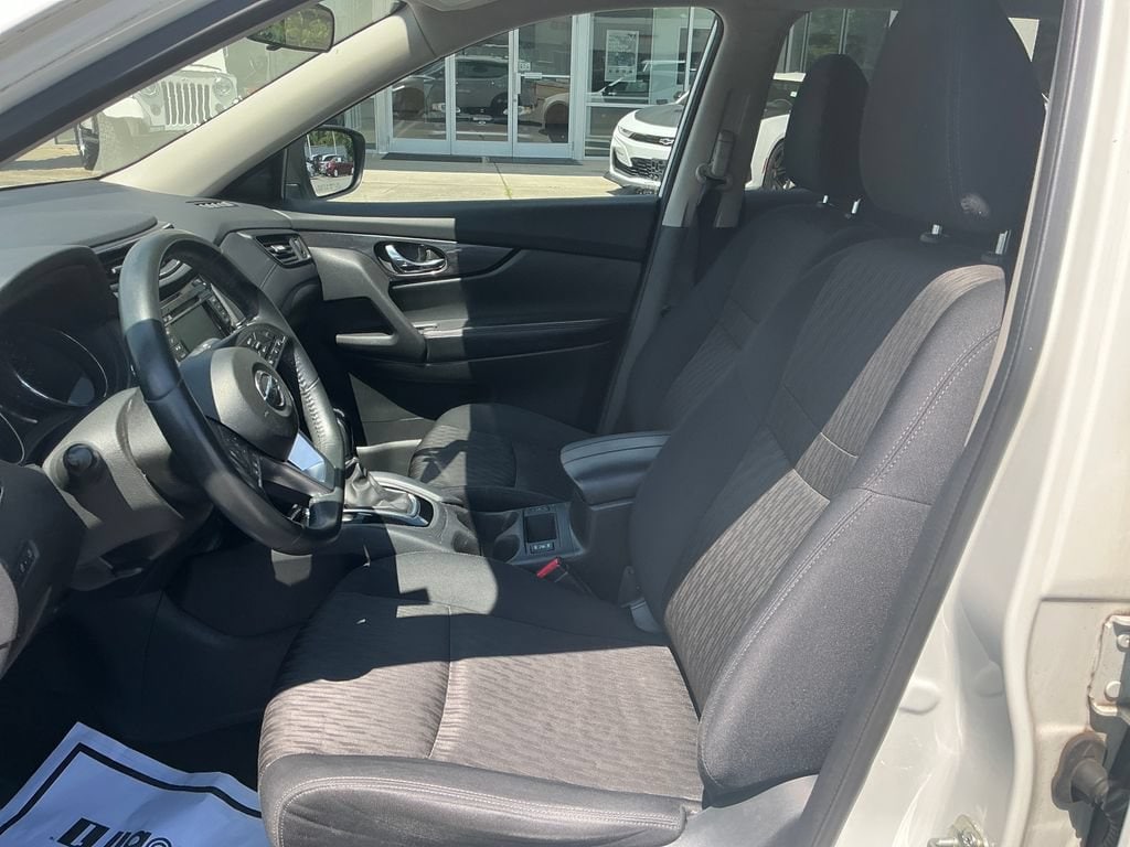 2018 Nissan Rogue SV - Photo 9