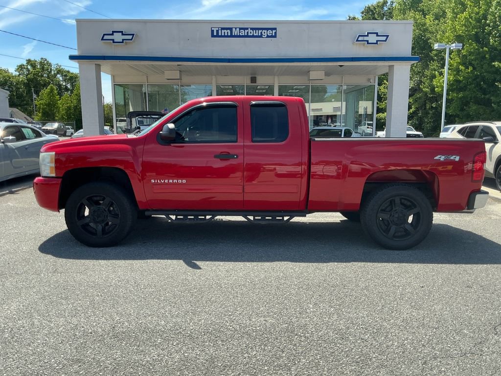 Used 2011 Chevrolet Silverado 1500 LT with VIN 1GCRKSE38BZ271905 for sale in Kannapolis, NC