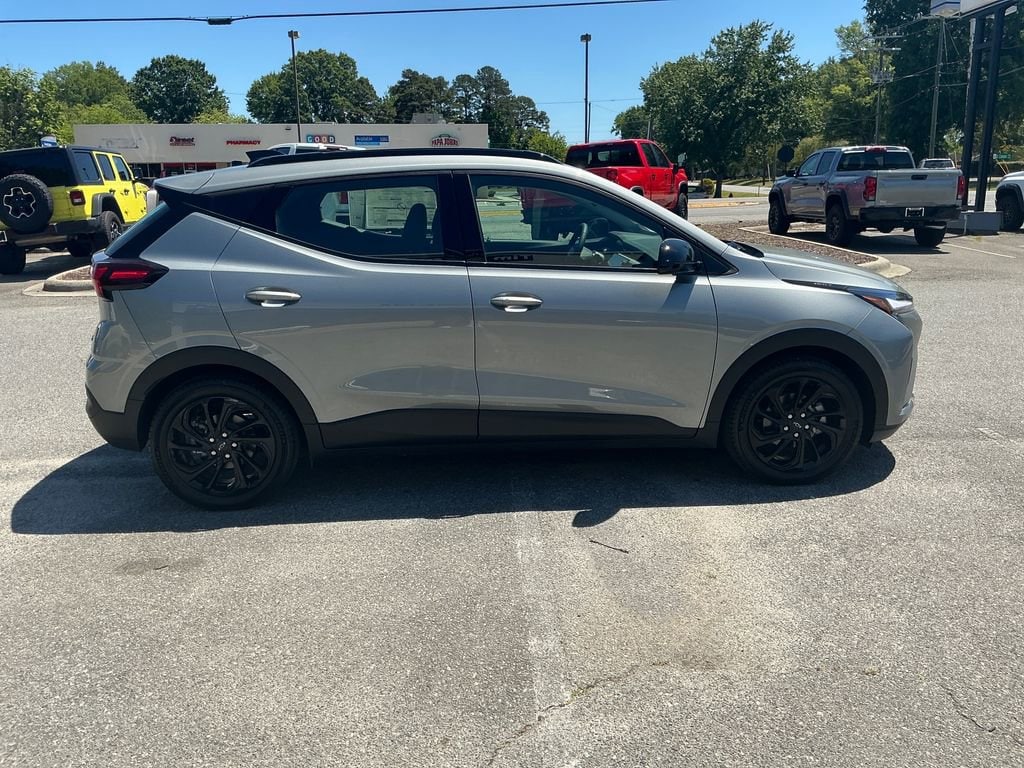 2027 Chevrolet Bolt RS - Photo 6