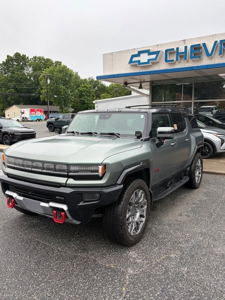 2024 GMC Hummer EV 3X SUV's photo