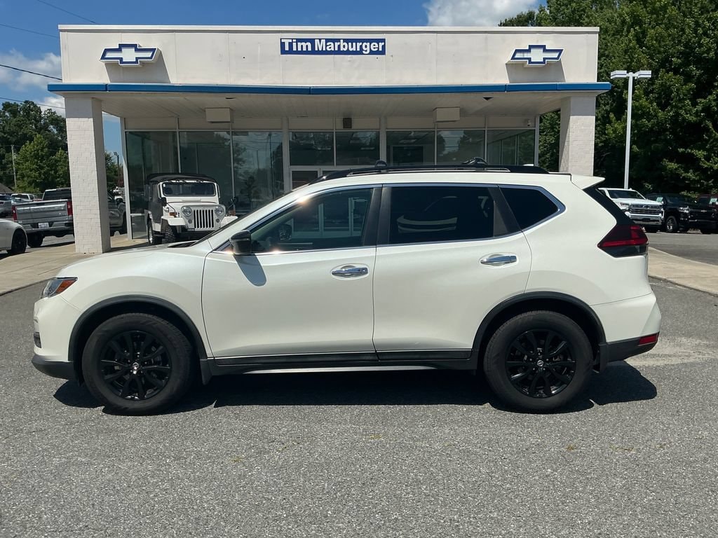 Used 2018 Nissan Rogue SV with VIN 5N1AT2MT4JC744613 for sale in Kannapolis, NC