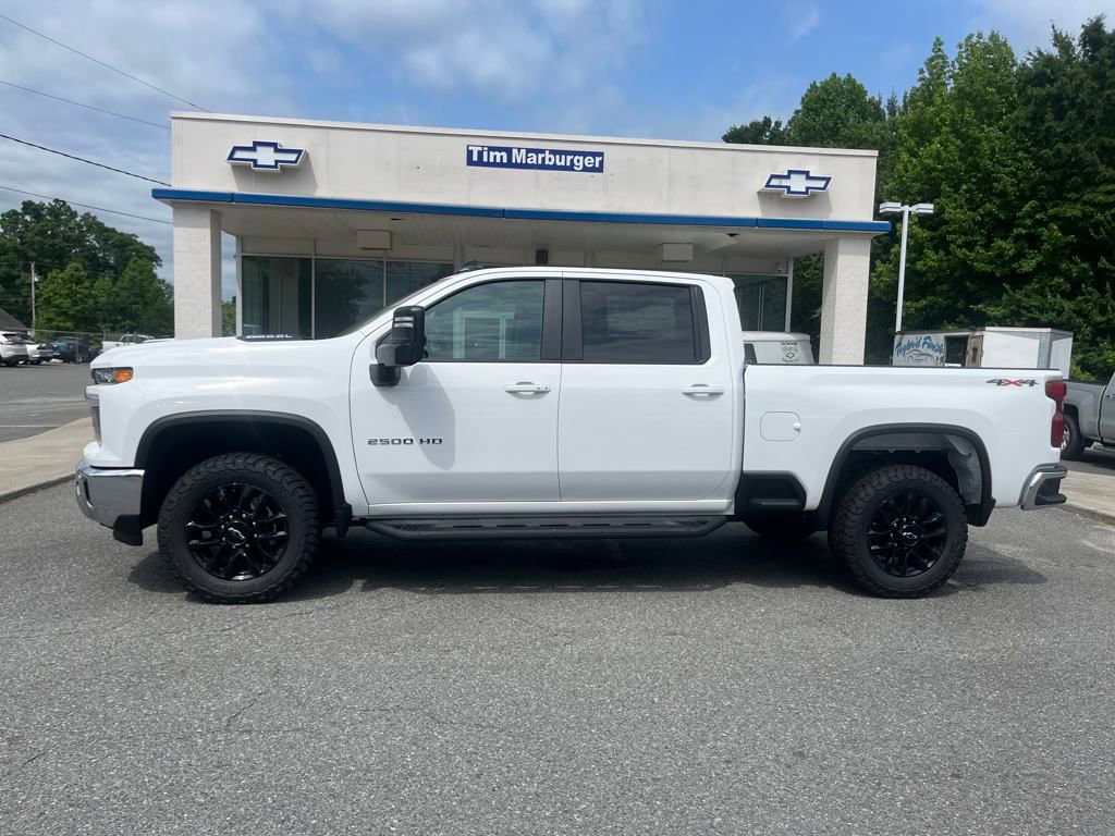 2025 Chevrolet Silverado 2500HD LT photo 2