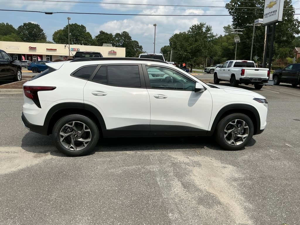 2026 Chevrolet Trax LT - Photo 6